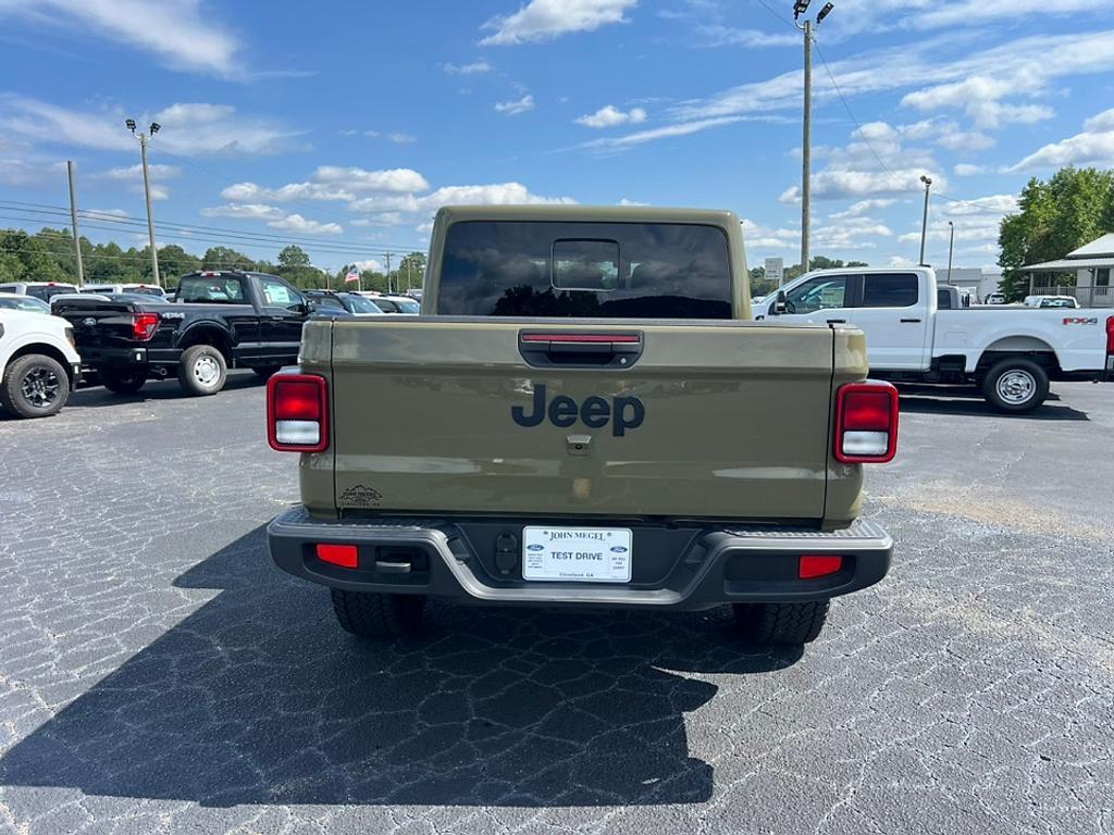 used 2025 Jeep Gladiator car, priced at $38,923