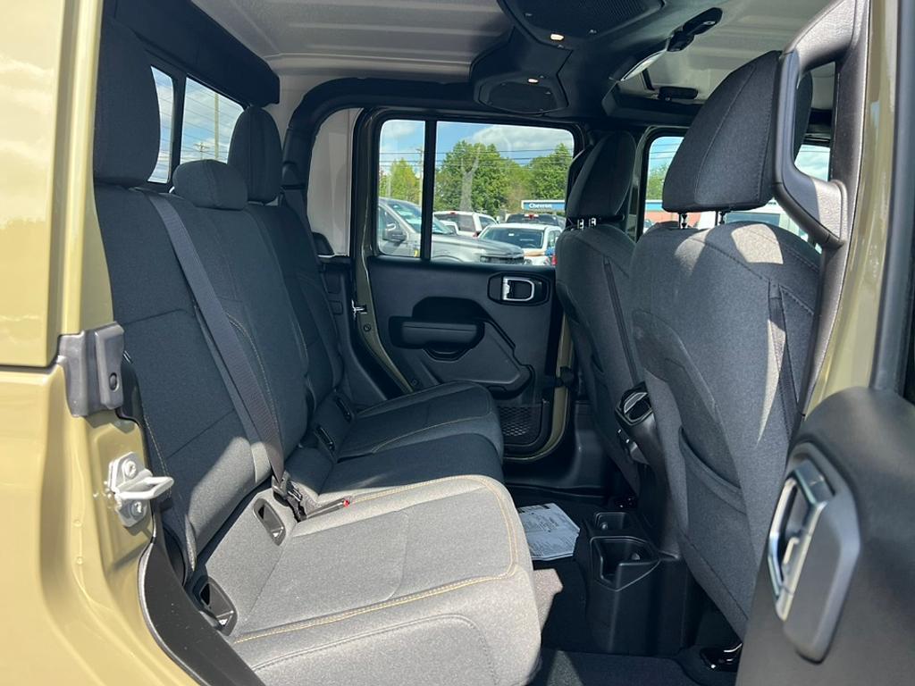 used 2025 Jeep Gladiator car, priced at $38,923