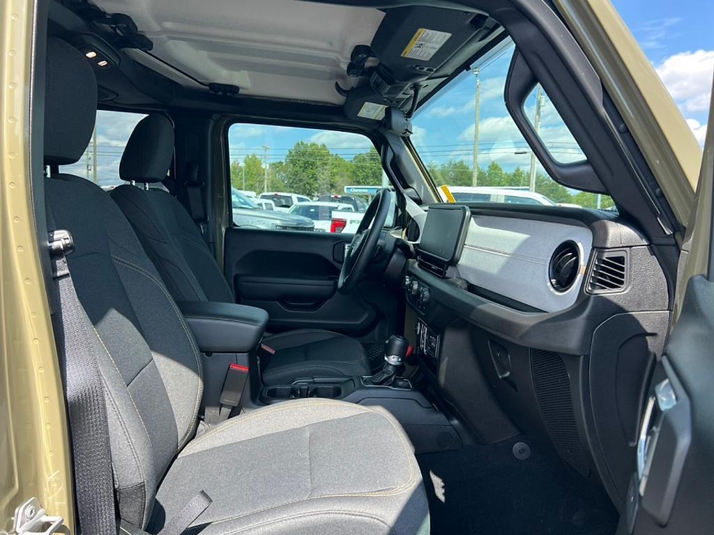 used 2025 Jeep Gladiator car, priced at $38,923