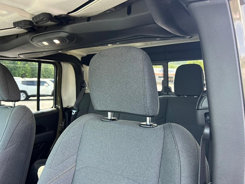 used 2025 Jeep Gladiator car, priced at $38,923