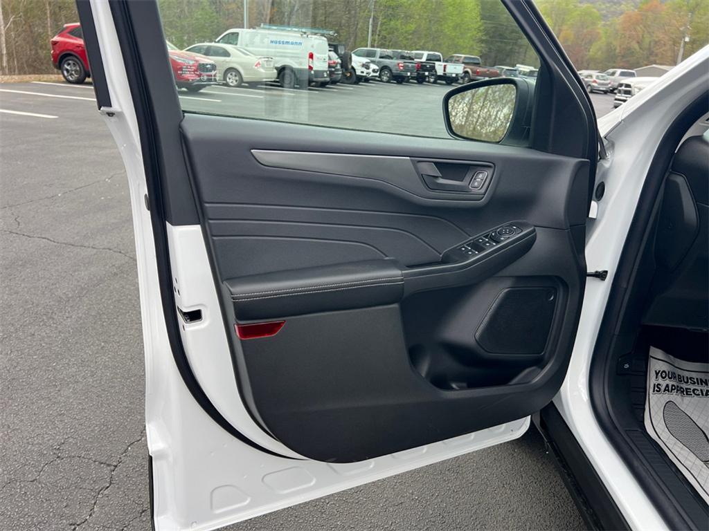 new 2025 Ford Escape car, priced at $30,152