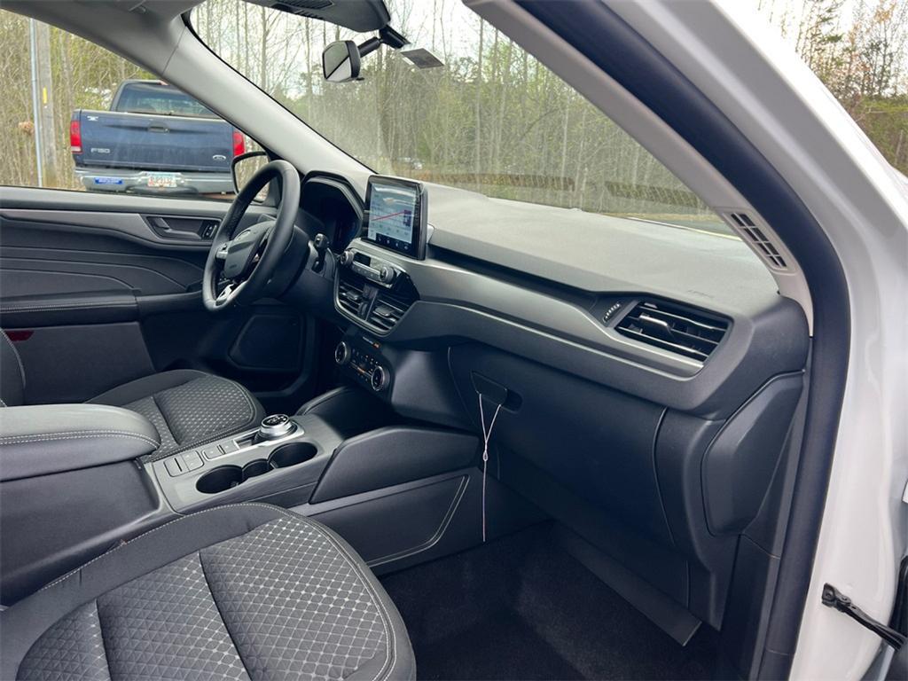 new 2025 Ford Escape car, priced at $30,152