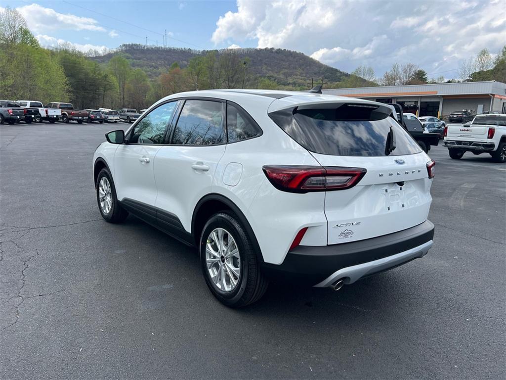 new 2025 Ford Escape car, priced at $30,152