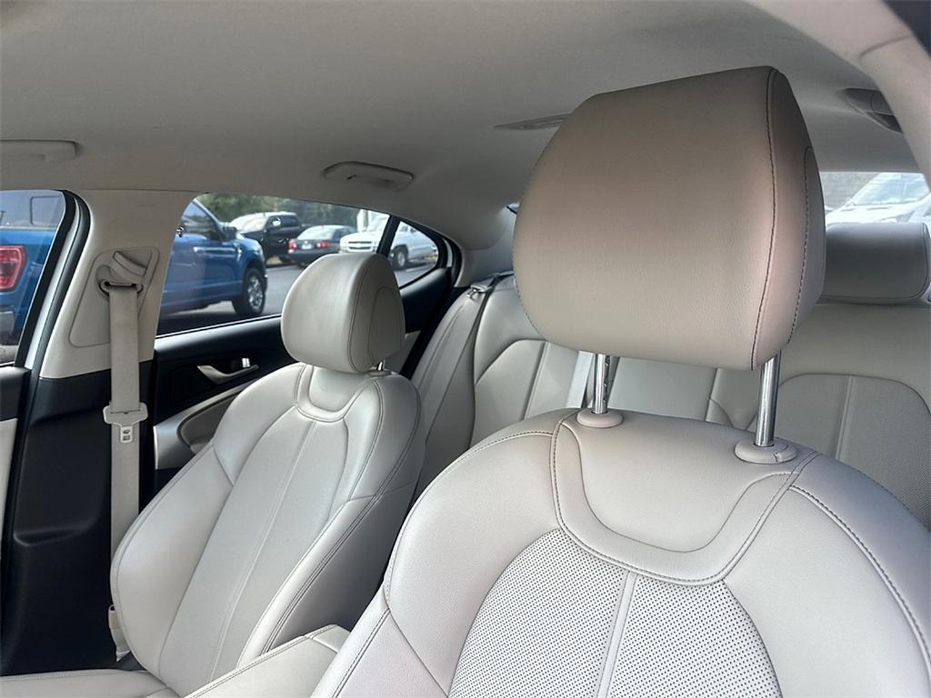 used 2021 Genesis G70 car, priced at $23,999