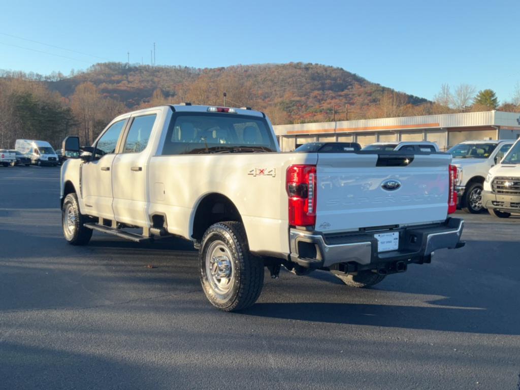 new 2024 Ford F-350 car, priced at $62,880