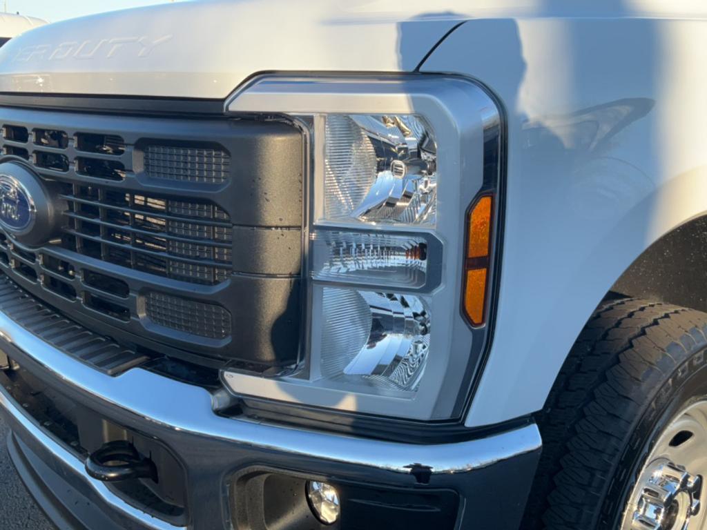 new 2024 Ford F-350 car, priced at $62,880