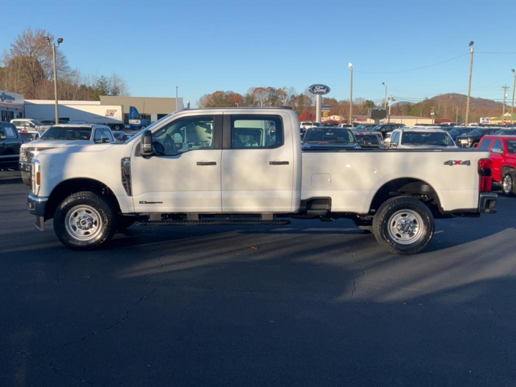 new 2024 Ford F-350 car, priced at $62,880