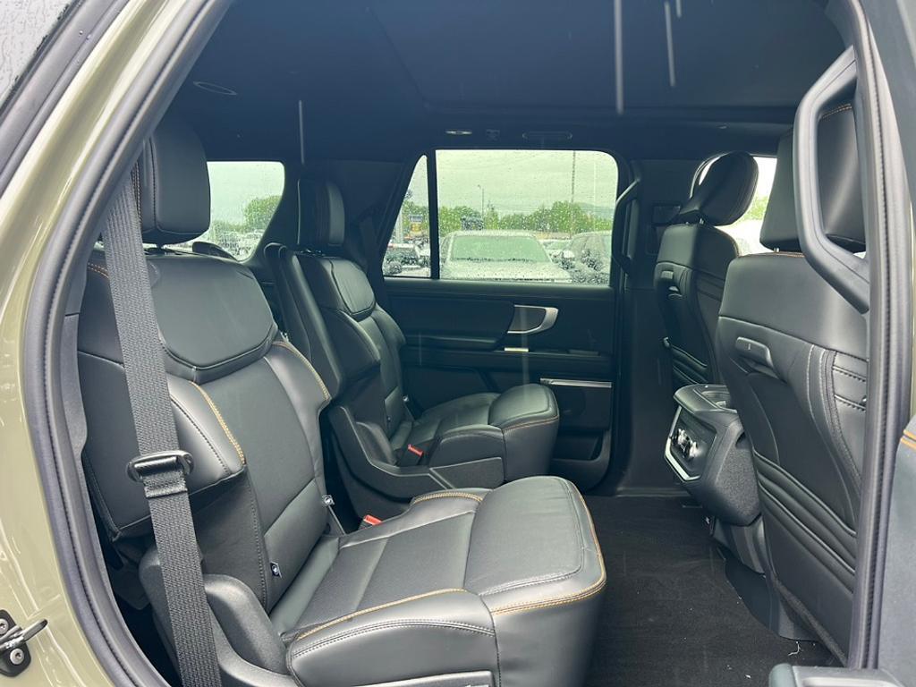 new 2025 Ford Expedition car, priced at $83,025