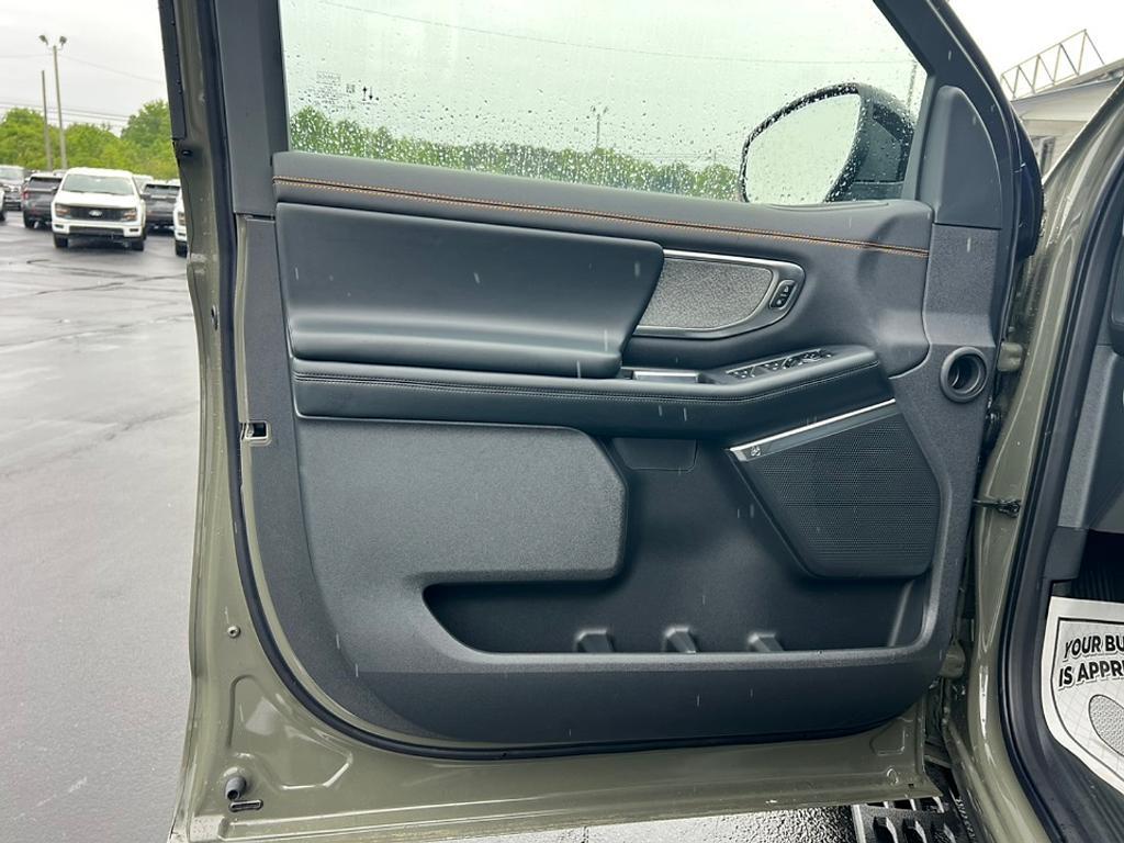 new 2025 Ford Expedition car, priced at $83,025