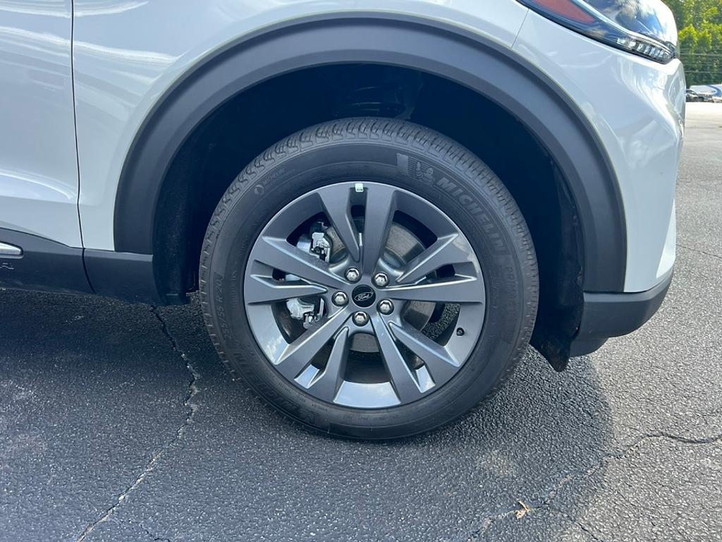 new 2025 Ford Explorer car, priced at $44,931