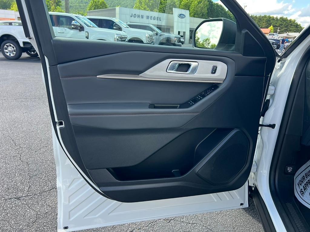new 2025 Ford Explorer car, priced at $44,931