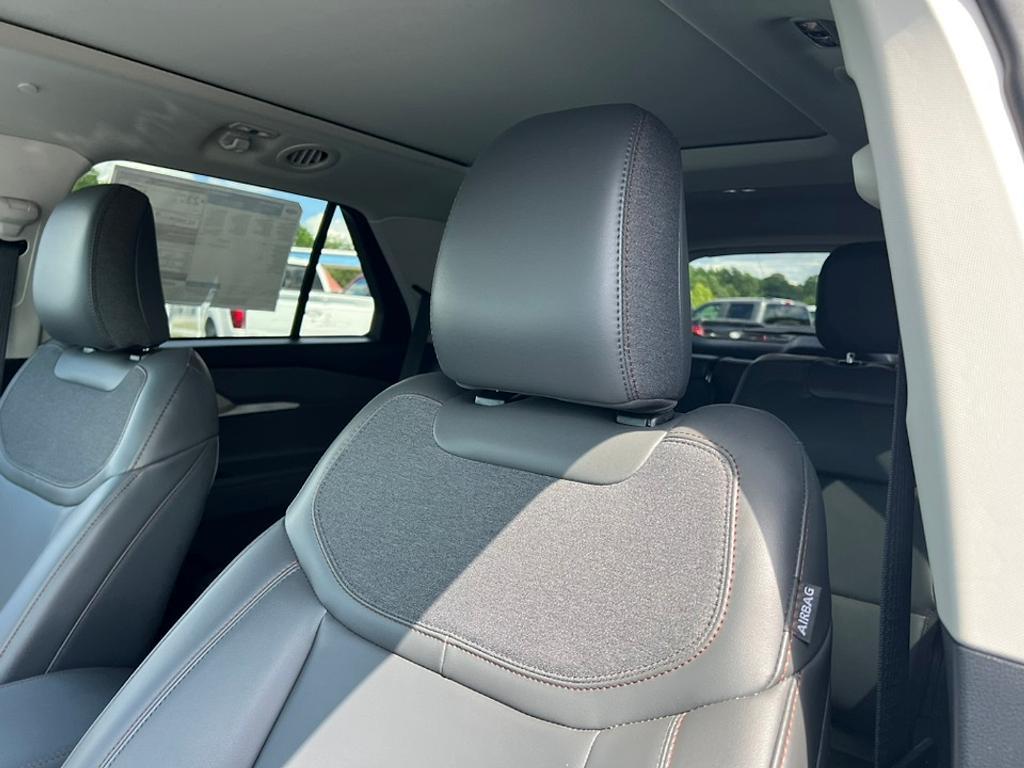 new 2025 Ford Explorer car, priced at $44,931