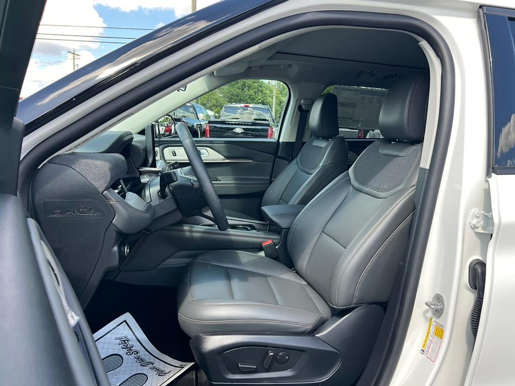 new 2025 Ford Explorer car, priced at $44,931