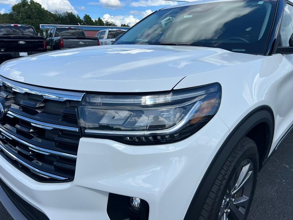 new 2025 Ford Explorer car, priced at $44,931