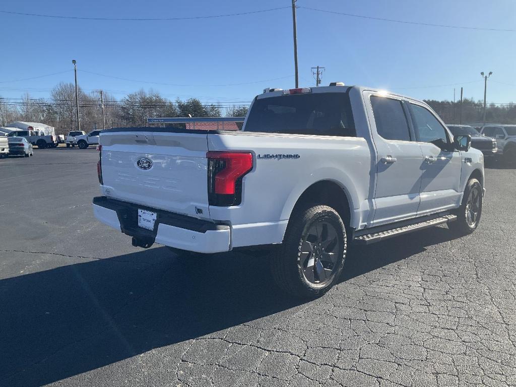 new 2024 Ford F-150 Lightning car