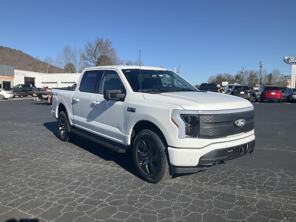 new 2024 Ford F-150 Lightning car