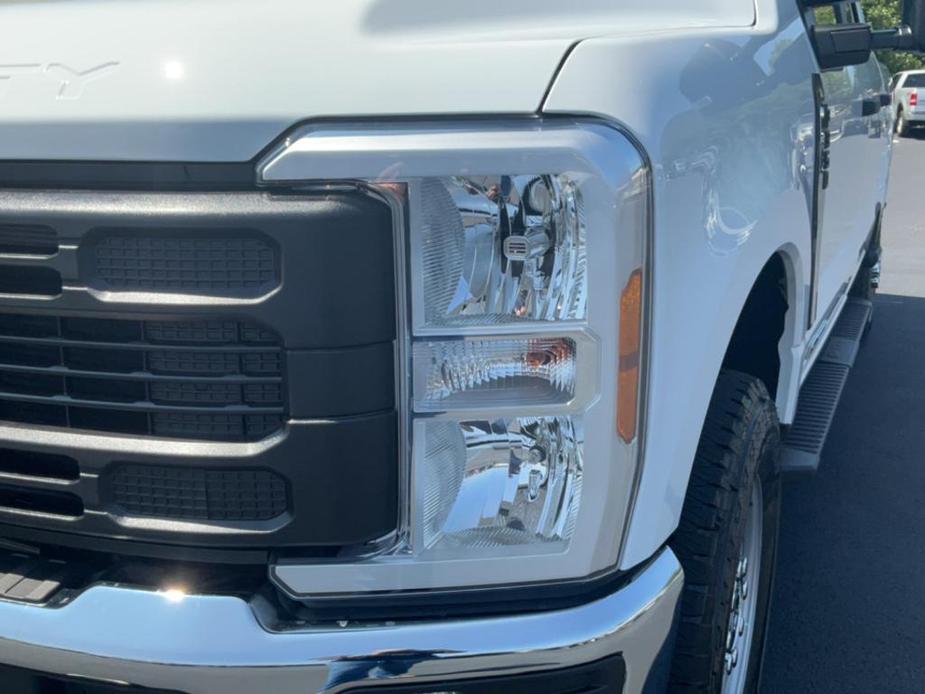 new 2024 Ford F-350 car, priced at $61,560