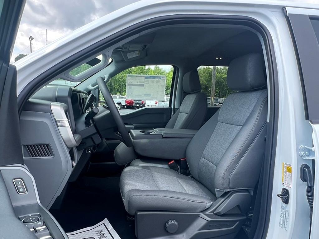 new 2025 Ford F-250 car, priced at $55,460