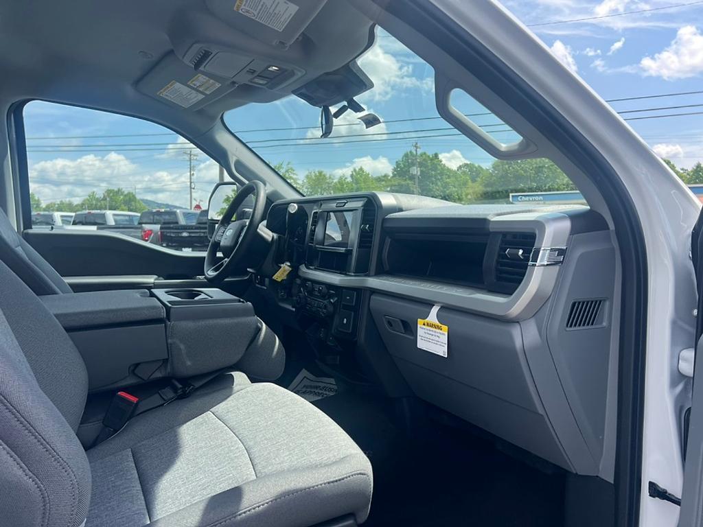 new 2025 Ford F-250 car, priced at $55,460