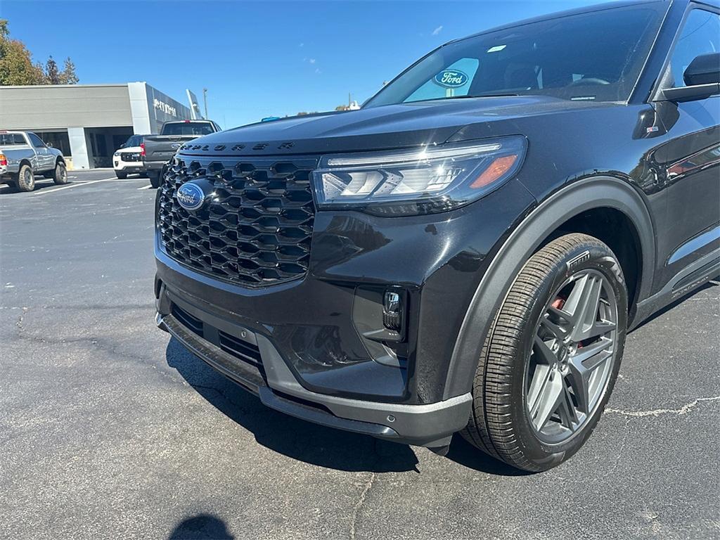 new 2025 Ford Explorer car, priced at $44,430