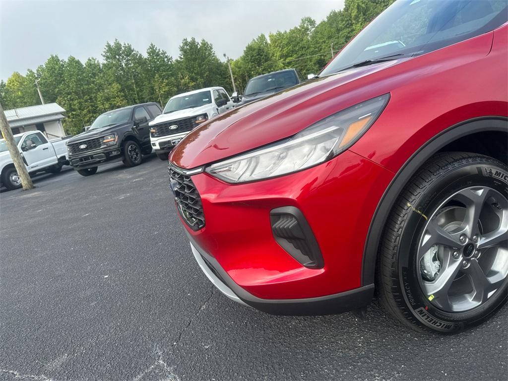 new 2025 Ford Escape car, priced at $25,840