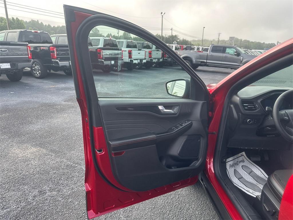 new 2025 Ford Escape car, priced at $25,840