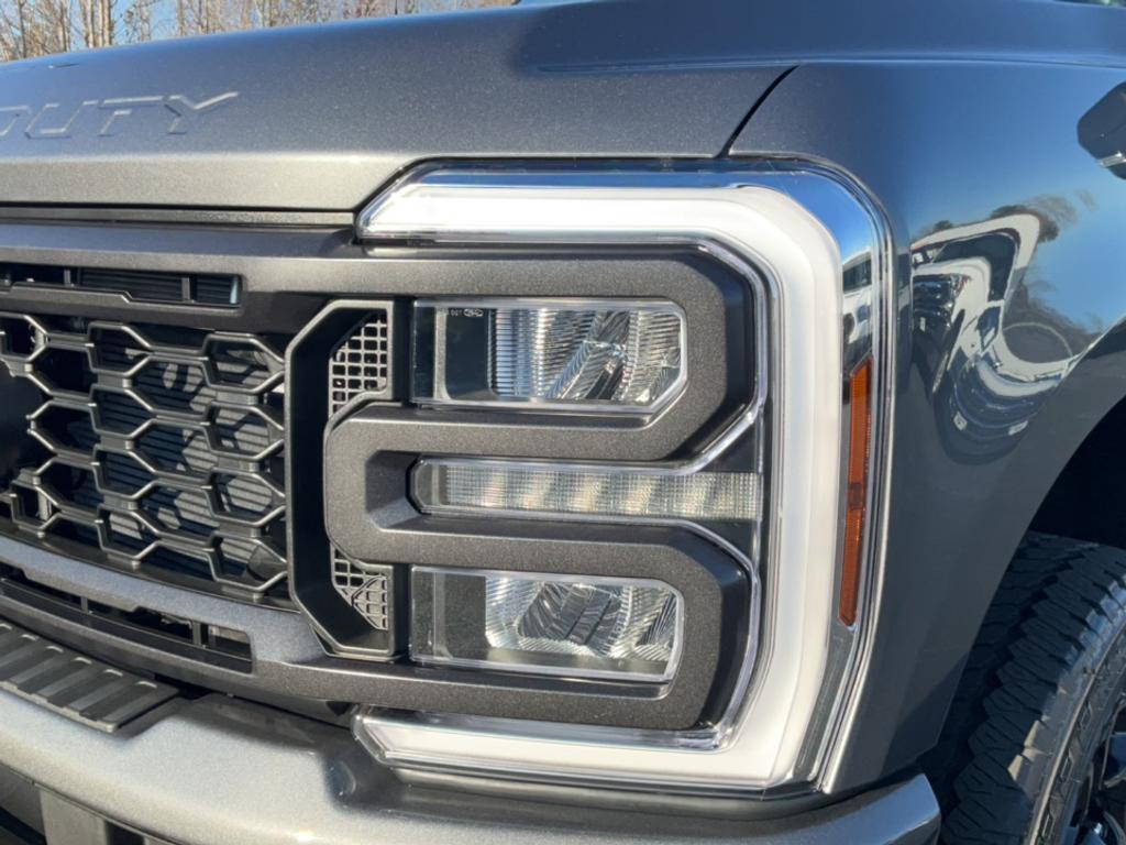 new 2024 Ford F-250 car, priced at $65,165