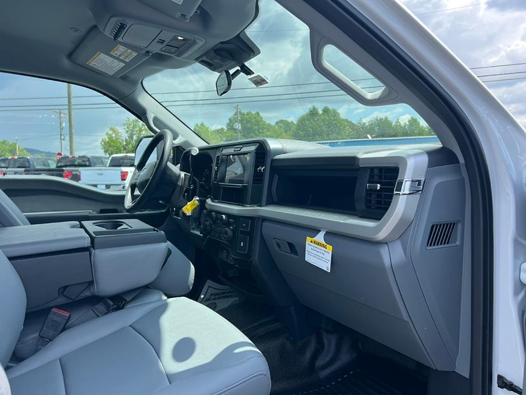 new 2025 Ford F-250 car, priced at $51,880