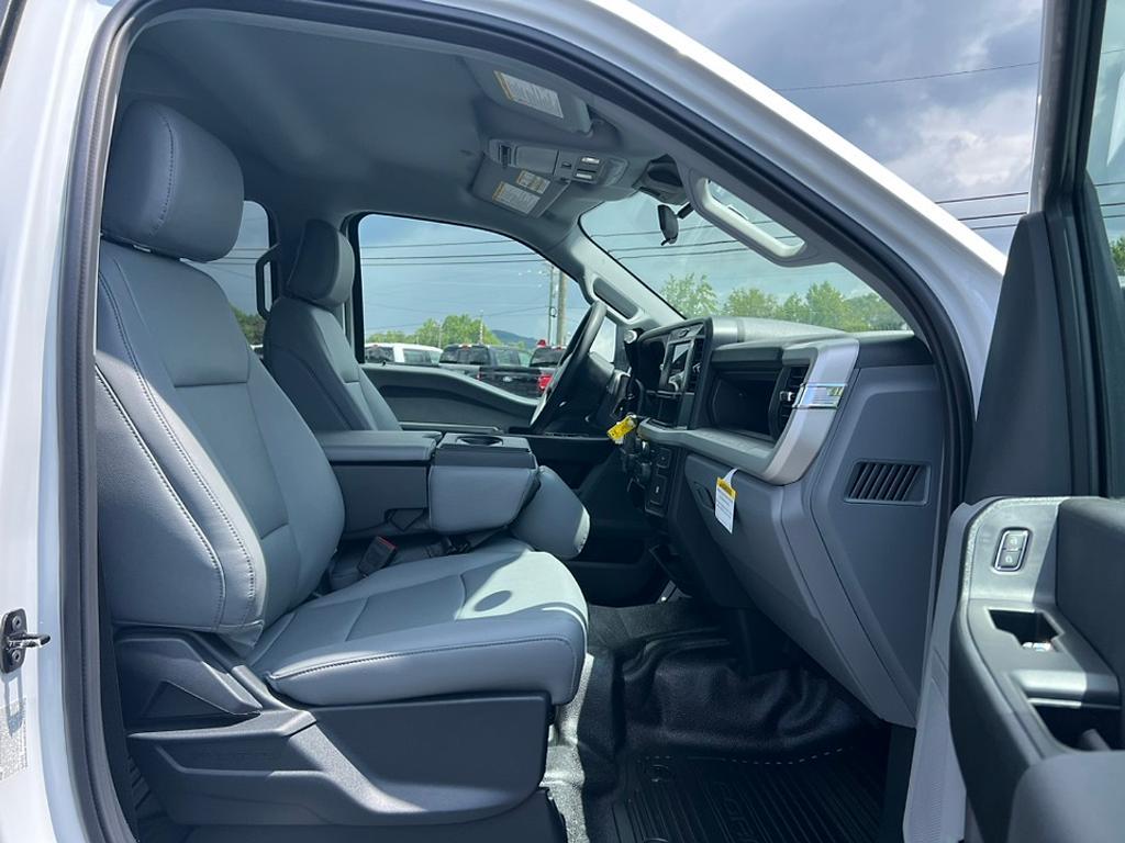 new 2025 Ford F-250 car, priced at $51,880