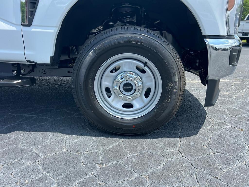 new 2025 Ford F-250 car, priced at $51,880