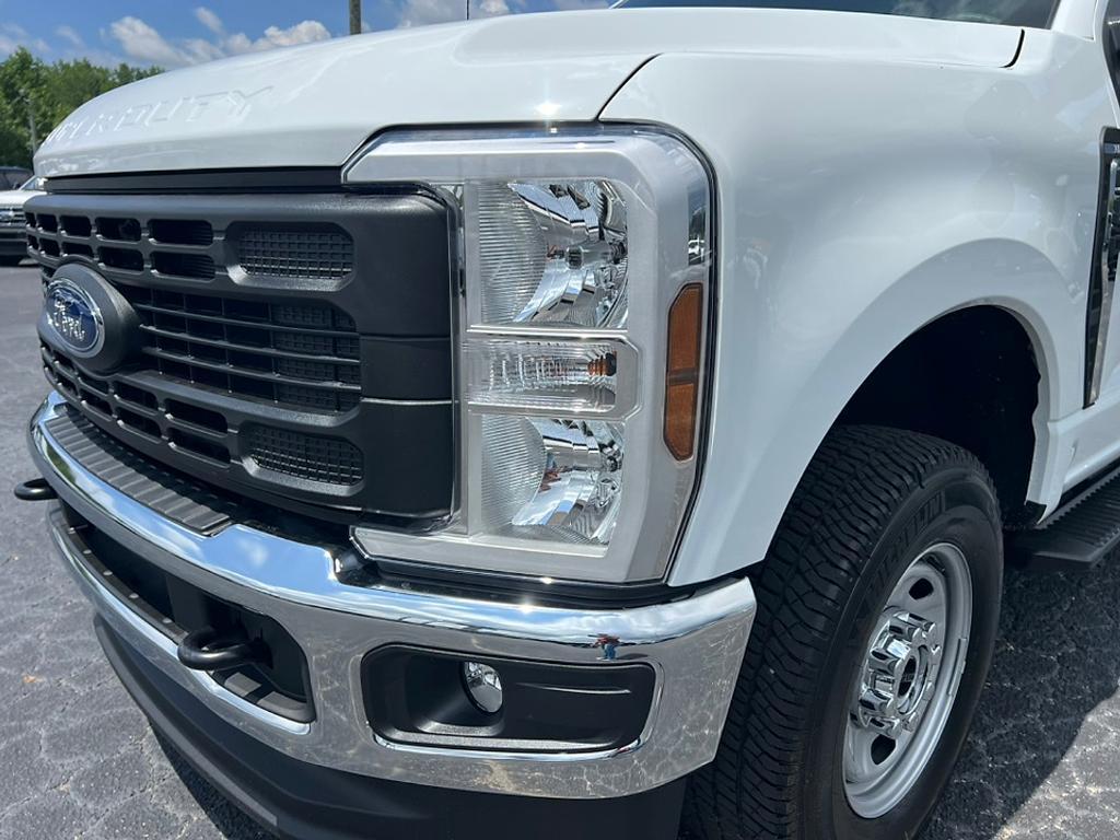 new 2025 Ford F-250 car, priced at $51,880