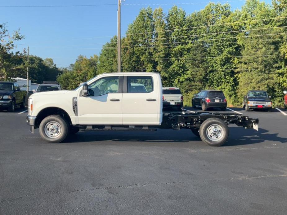 new 2024 Ford F-250 car, priced at $49,070