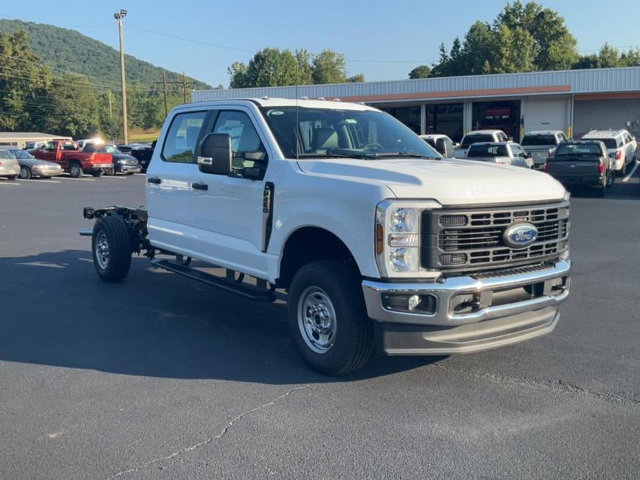 new 2024 Ford F-250 car, priced at $49,070