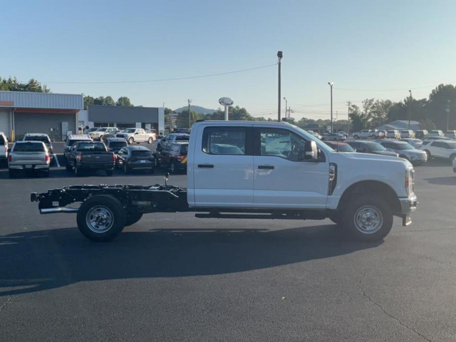 new 2024 Ford F-250 car, priced at $49,070