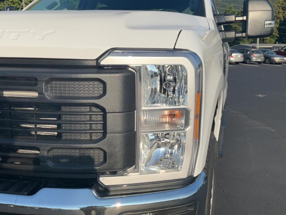 new 2024 Ford F-250 car, priced at $49,070