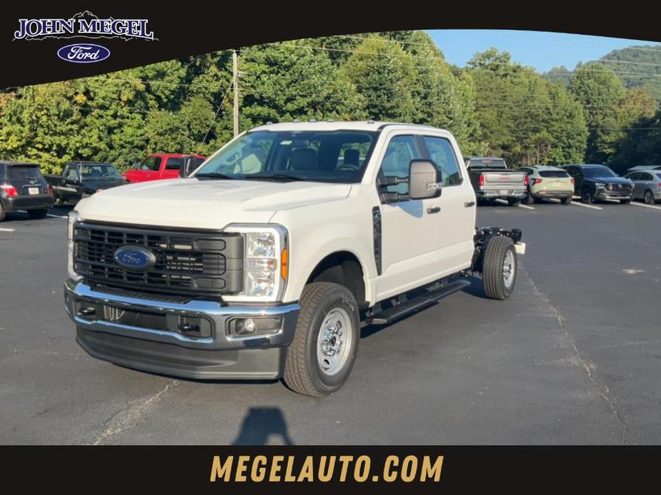 new 2024 Ford F-250 car, priced at $49,070