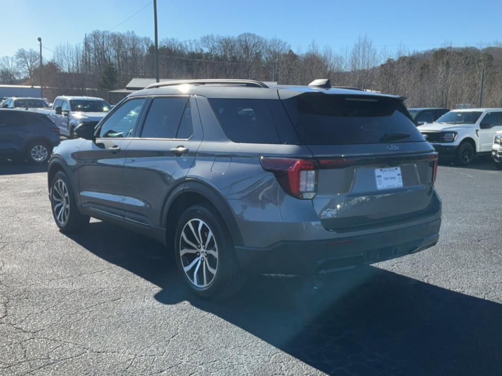 new 2025 Ford Explorer car, priced at $43,770