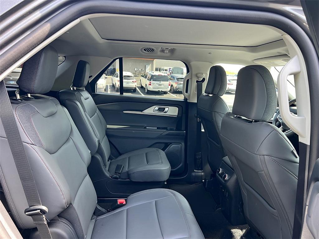 new 2025 Ford Explorer car, priced at $45,081