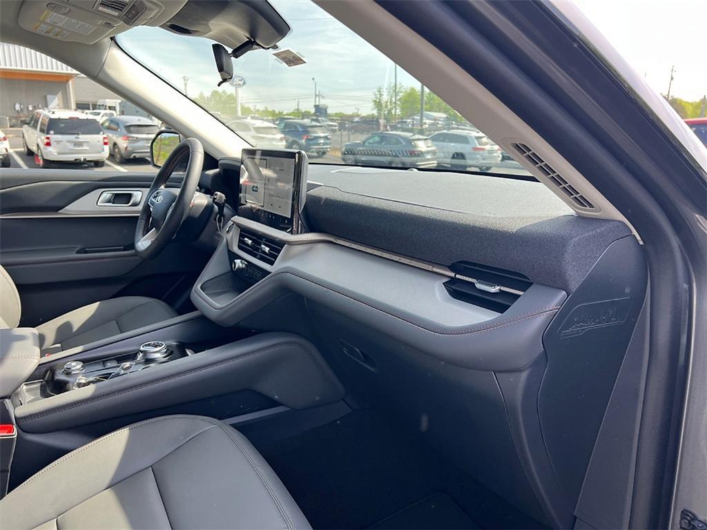 new 2025 Ford Explorer car, priced at $45,081