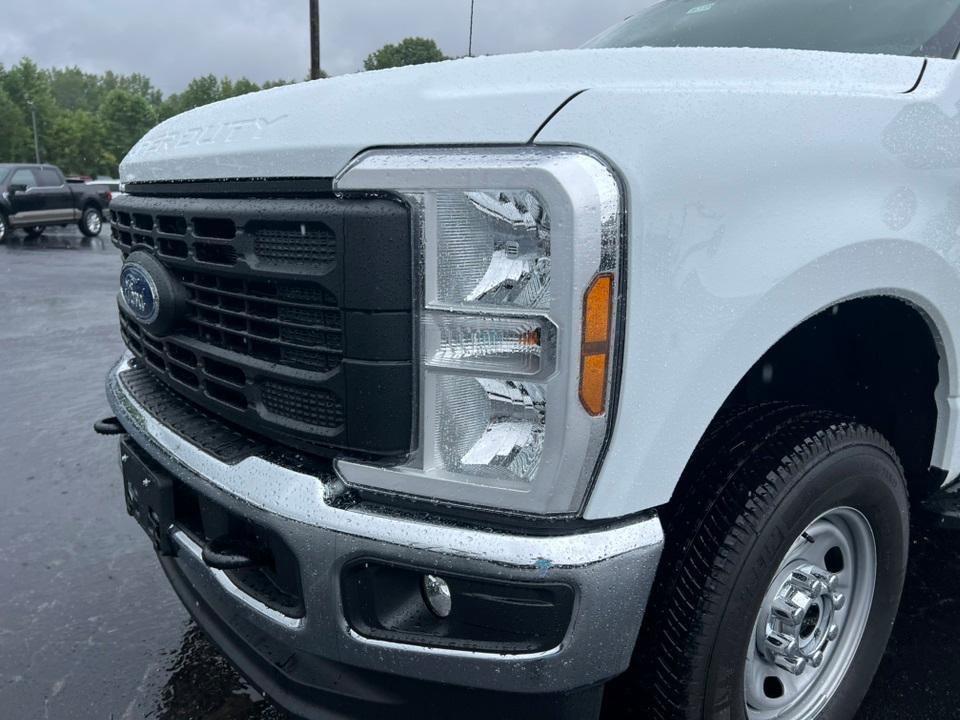 new 2025 Ford F-250 car, priced at $61,625