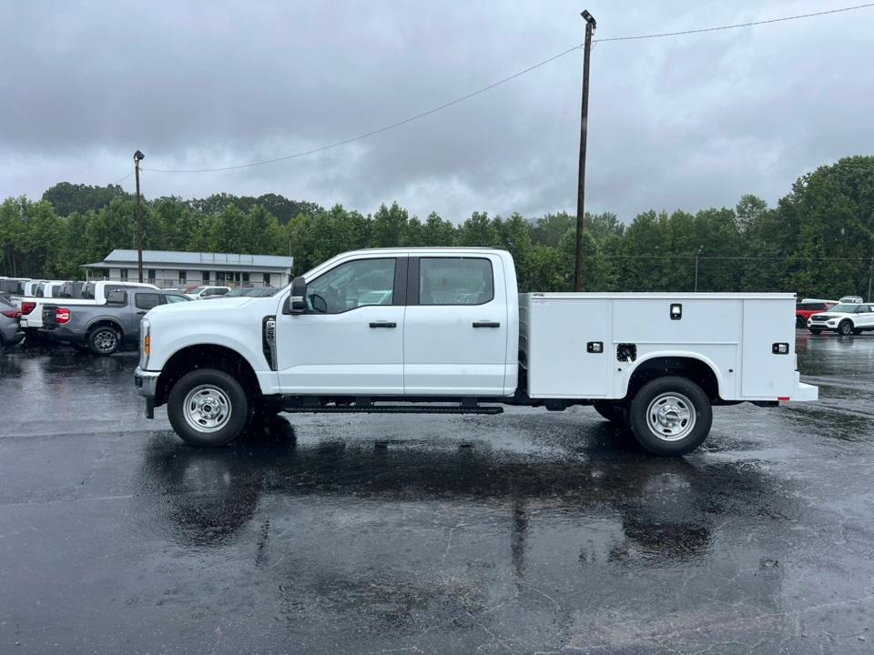 new 2025 Ford F-250 car, priced at $61,625