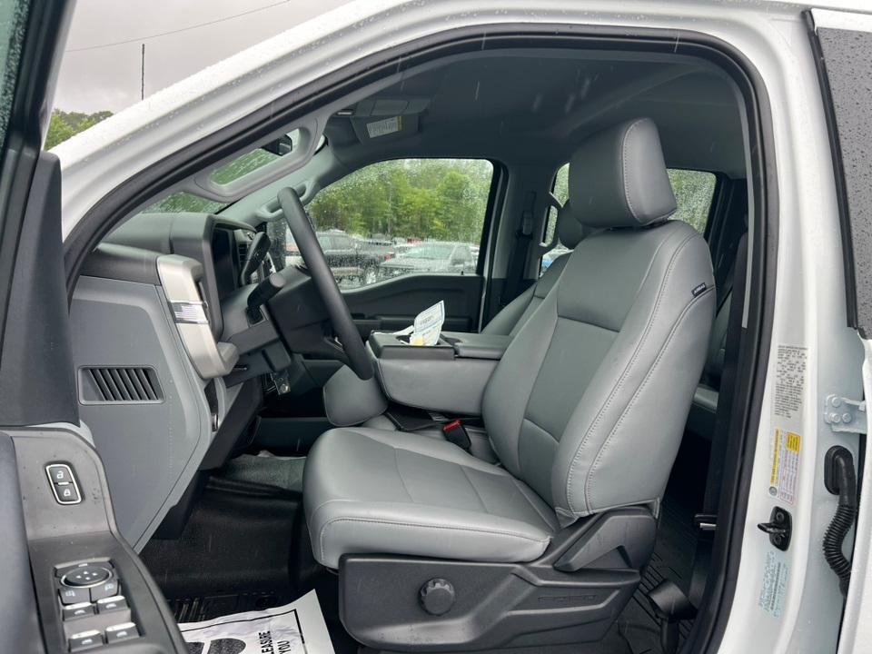 new 2025 Ford F-250 car, priced at $61,625