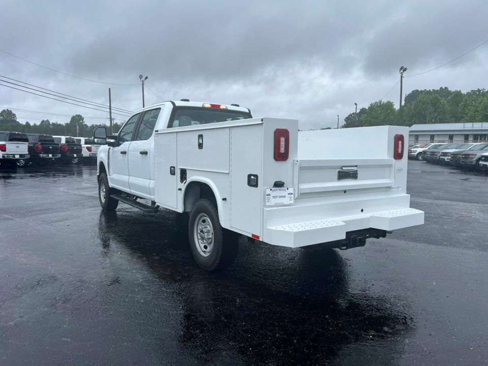 new 2025 Ford F-250 car, priced at $61,625