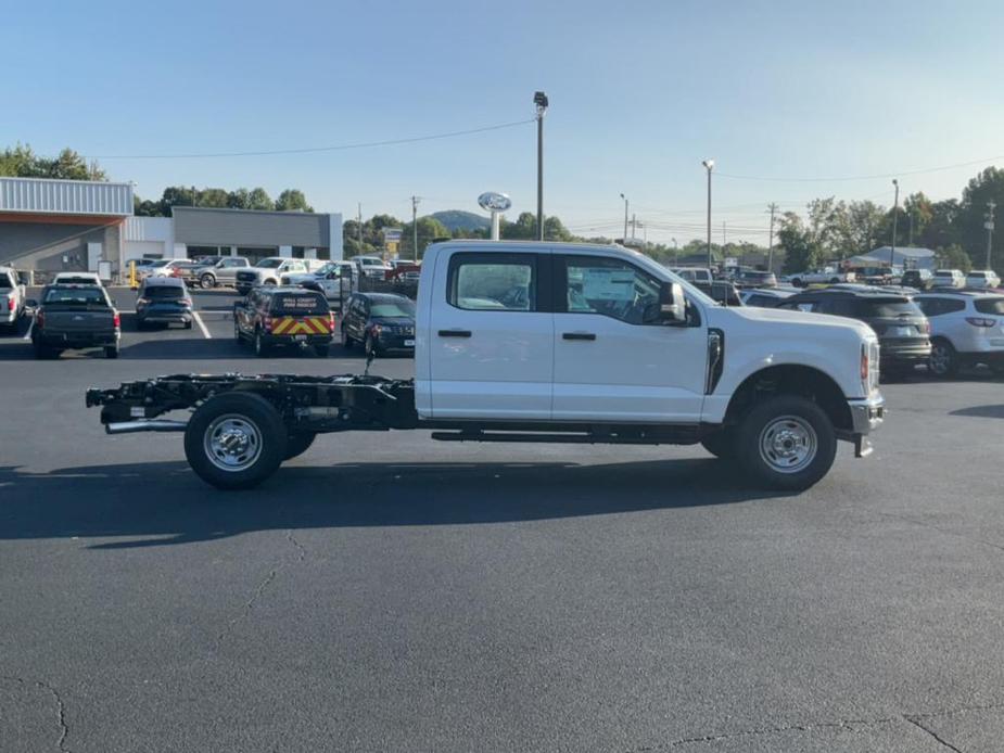 new 2024 Ford F-250 car, priced at $49,070