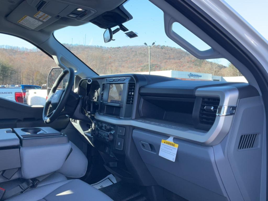 new 2024 Ford F-250 car, priced at $47,570