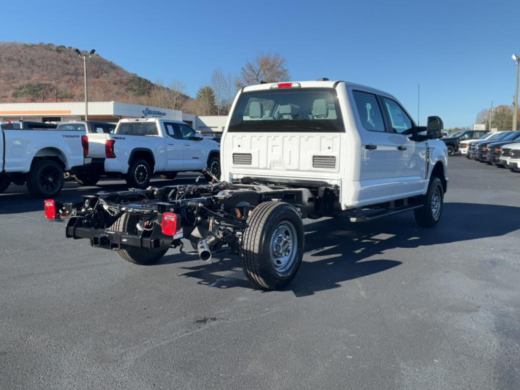 new 2024 Ford F-250 car, priced at $47,570