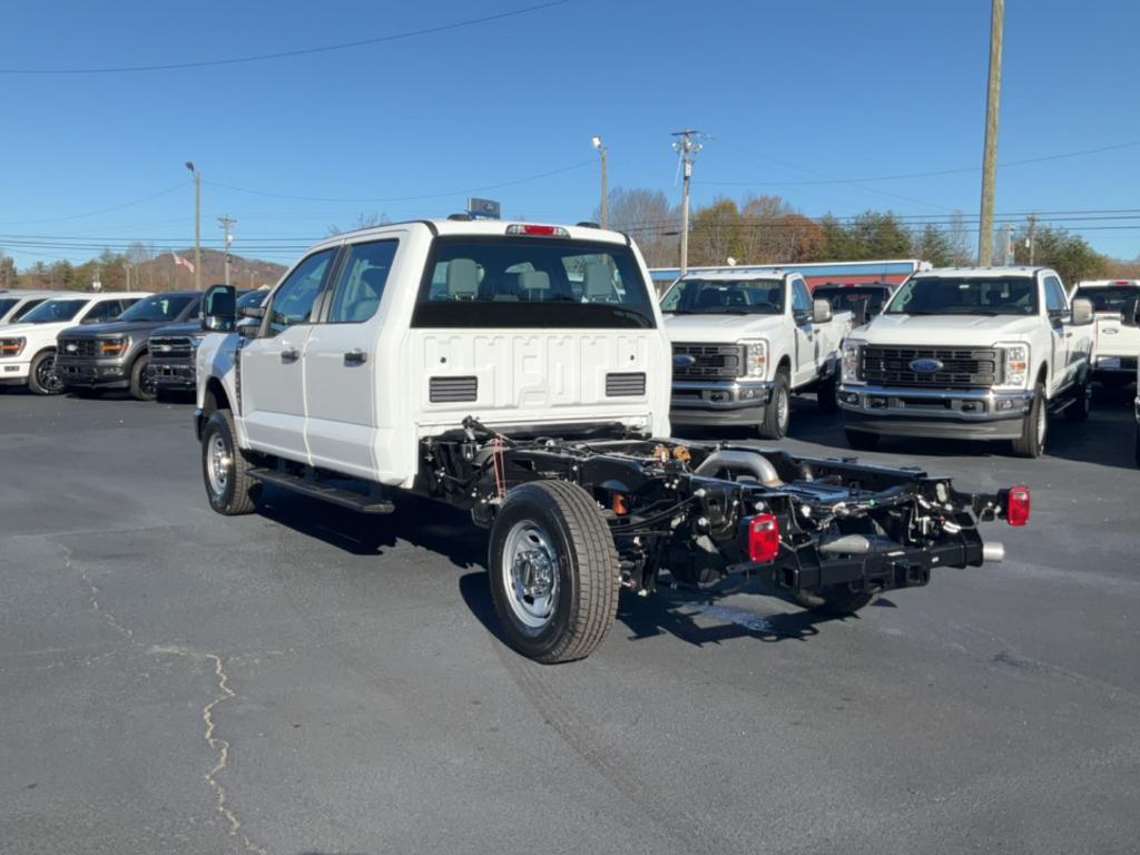 new 2024 Ford F-250 car, priced at $46,820