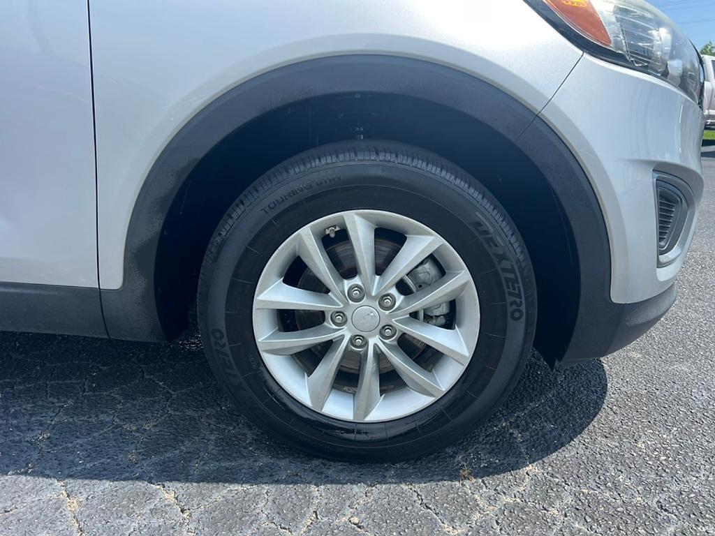 used 2016 Kia Sorento car, priced at $7,877
