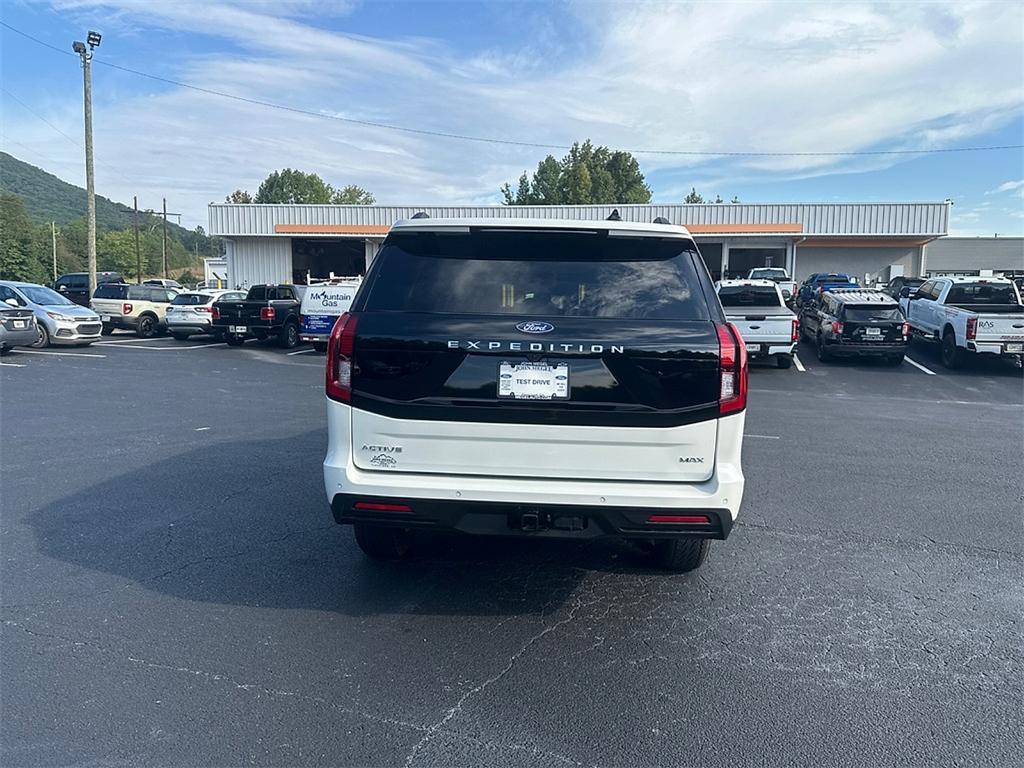 new 2025 Ford Expedition Max car, priced at $72,880