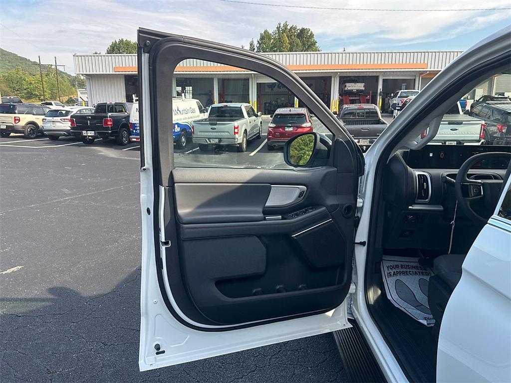 new 2025 Ford Expedition Max car, priced at $72,880